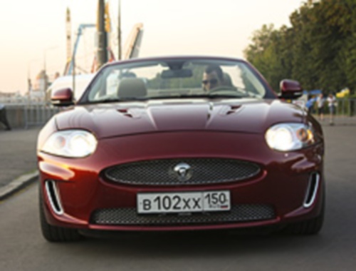 - Jaguar XKR:    